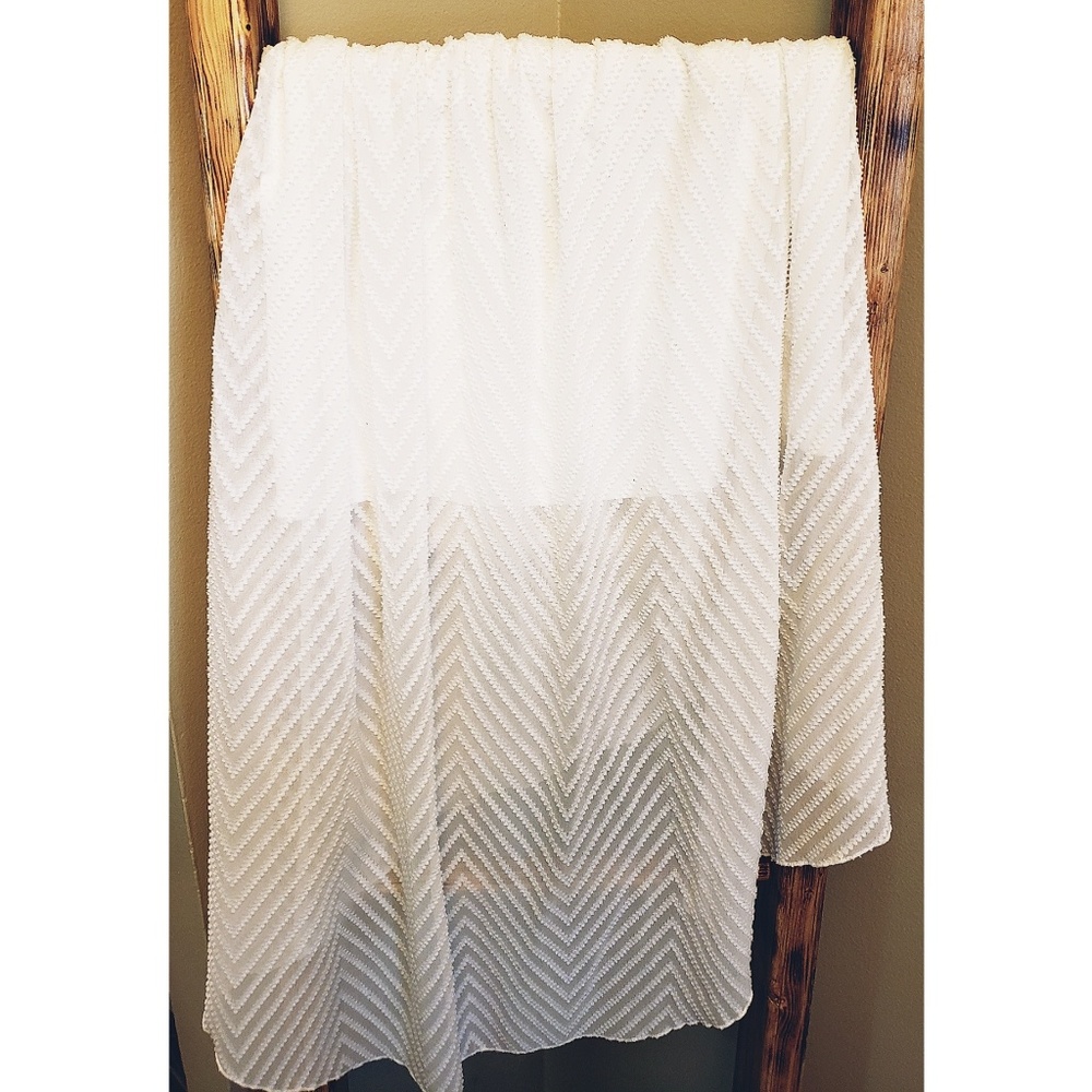 🌺 No Boundaries high low skirt - Picture 3 of 3